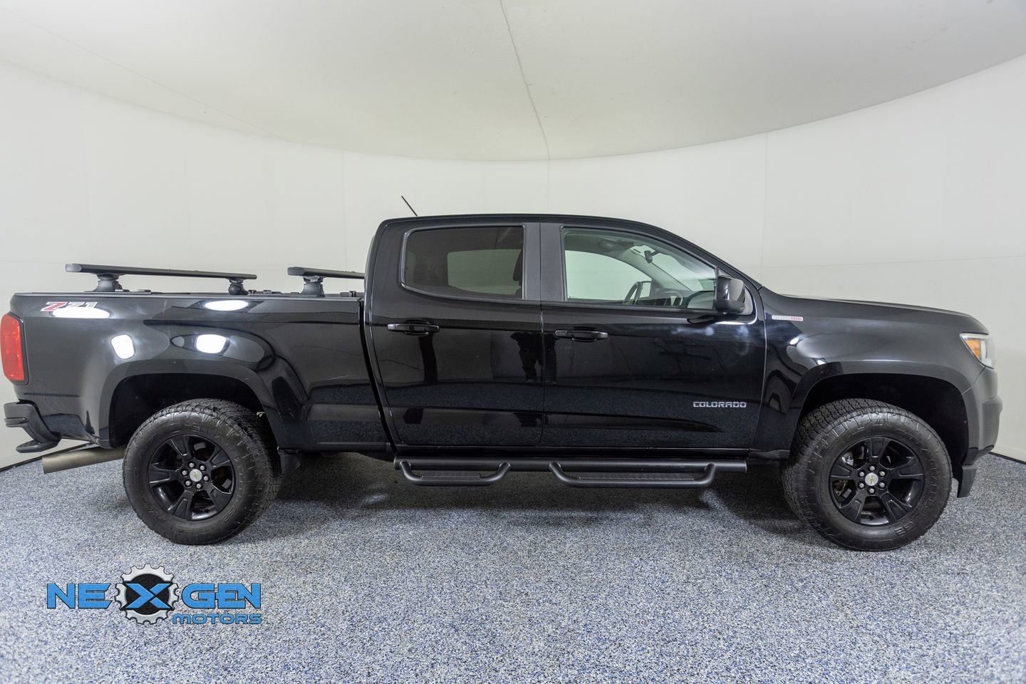 Used 2017 Chevrolet Colorado Z71 AWD/4WD image 8