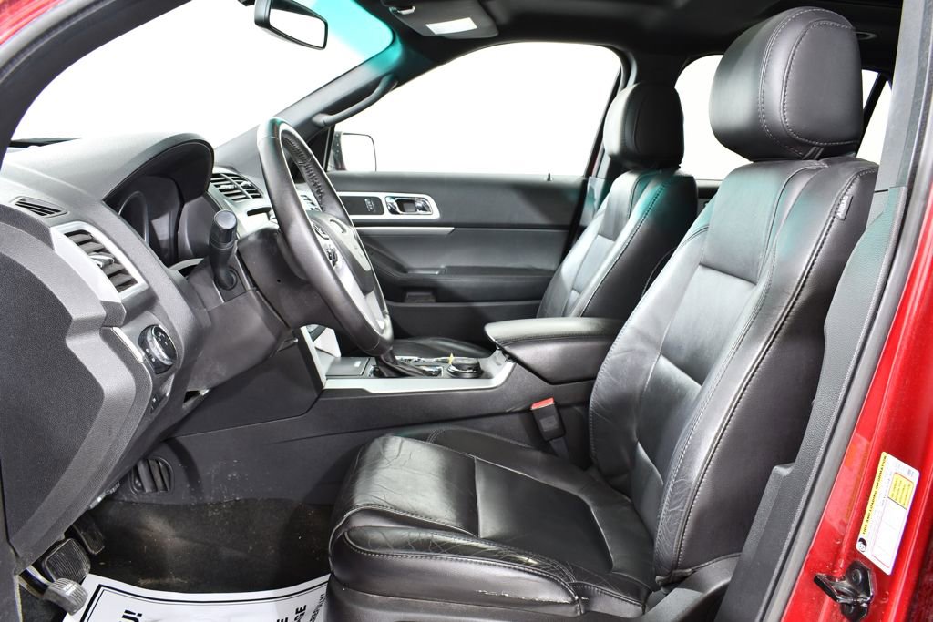 Used 2014 Ford Explorer XLT w/ Equipment Group 202A image 6