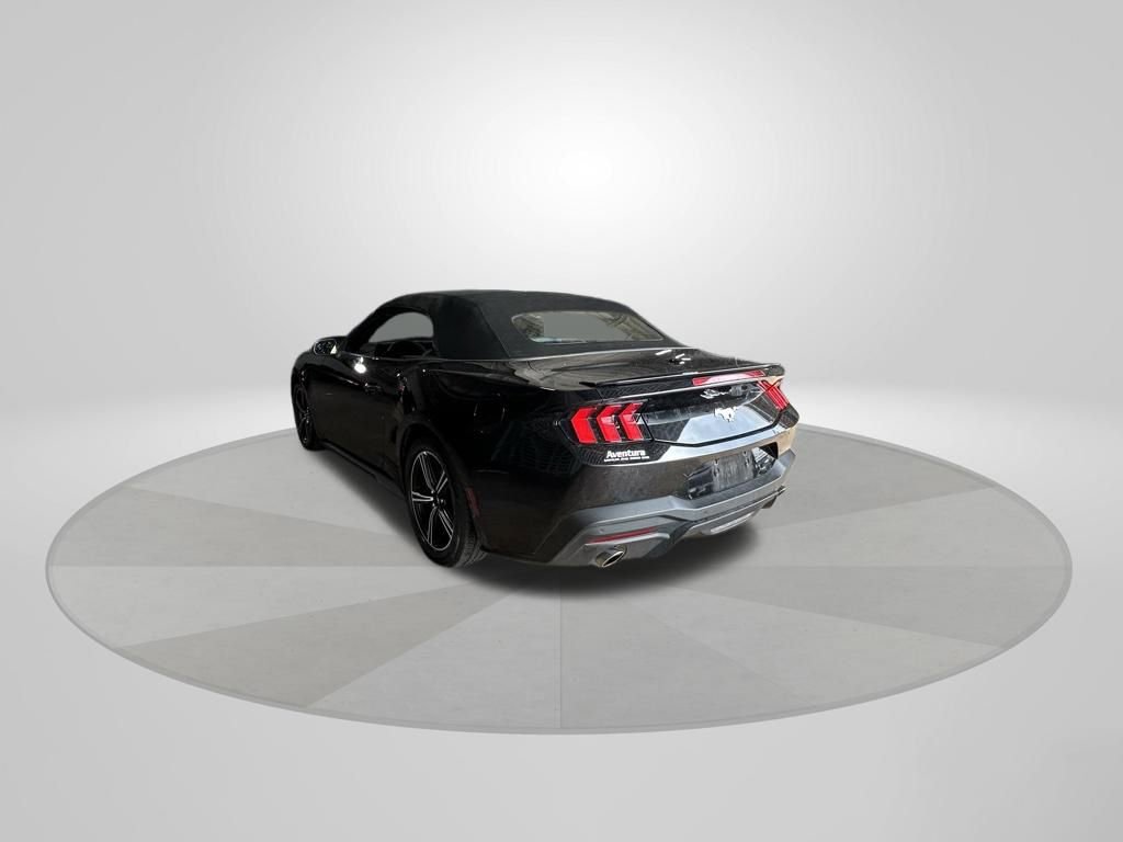 Used 2025 Ford Mustang Premium RWD image 5