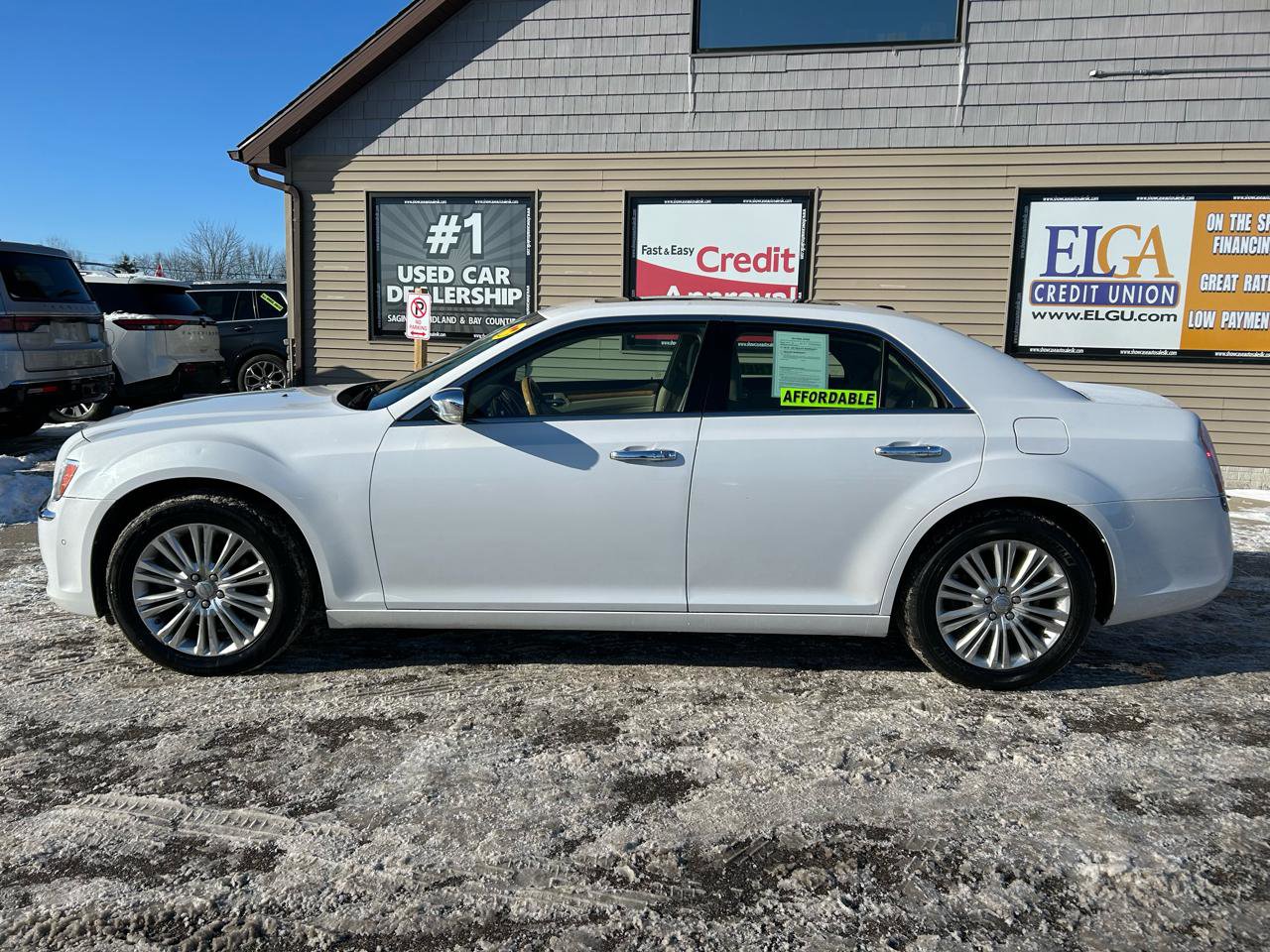 Used 2013 Chrysler 300 C w/ Beats Audio Group AWD/4WD image 8