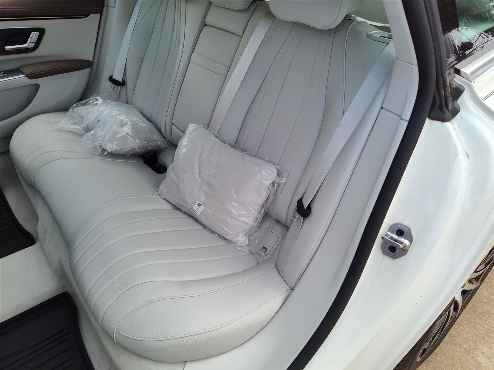 New 2022 Mercedes-Benz EQS 580 4MATIC Sedan image 23