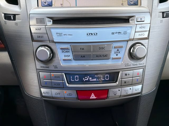 Used 2010 Subaru Outback 2.5i Limited AWD/4WD image 27
