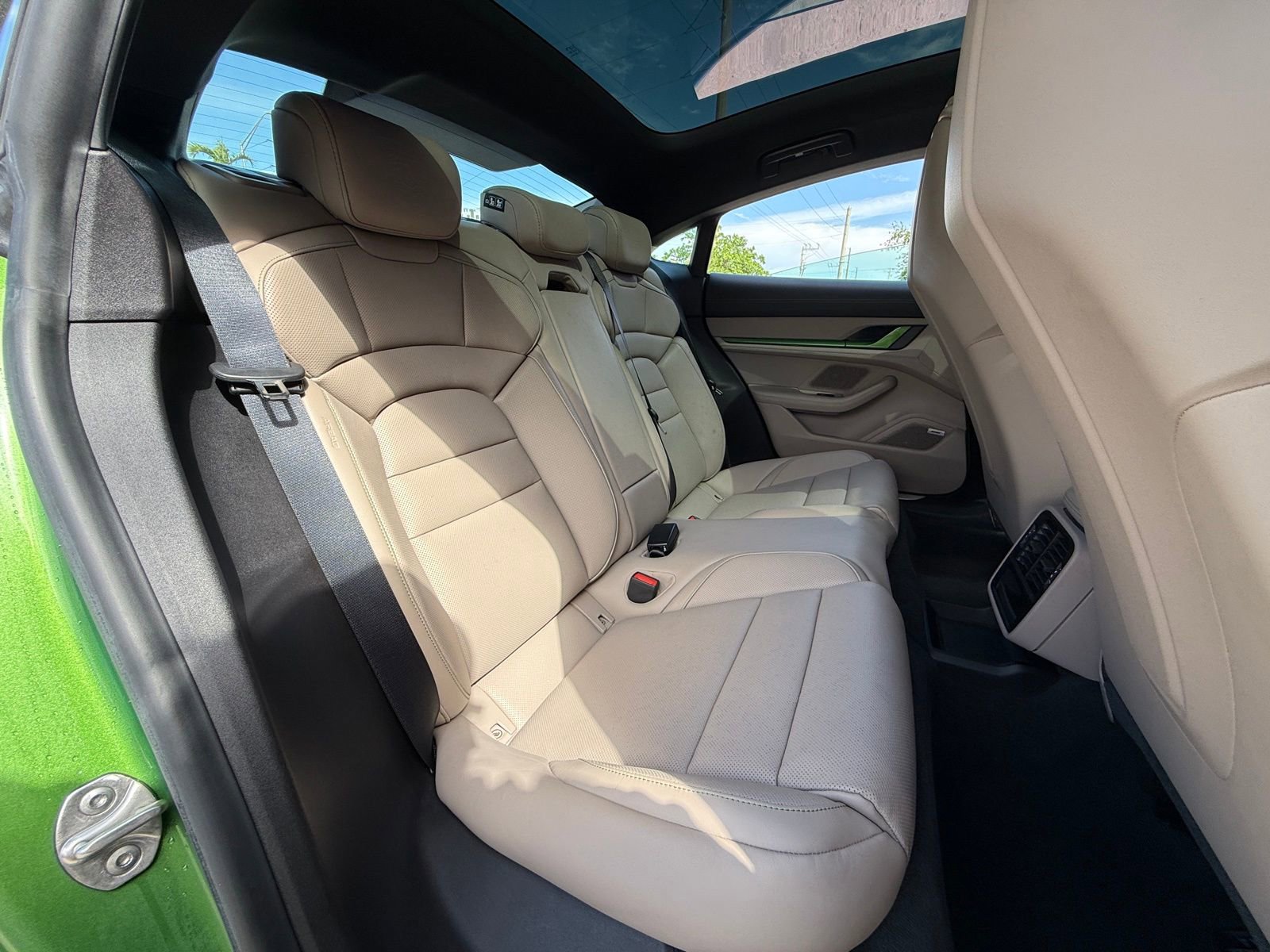 Used 2022 Porsche Taycan 4S image 15