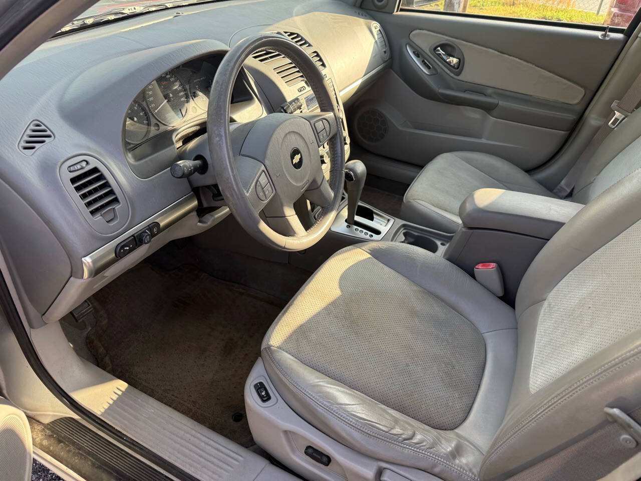 Used 2004 Chevrolet Malibu LT w/ Preferred Equipment Group FWD image 23