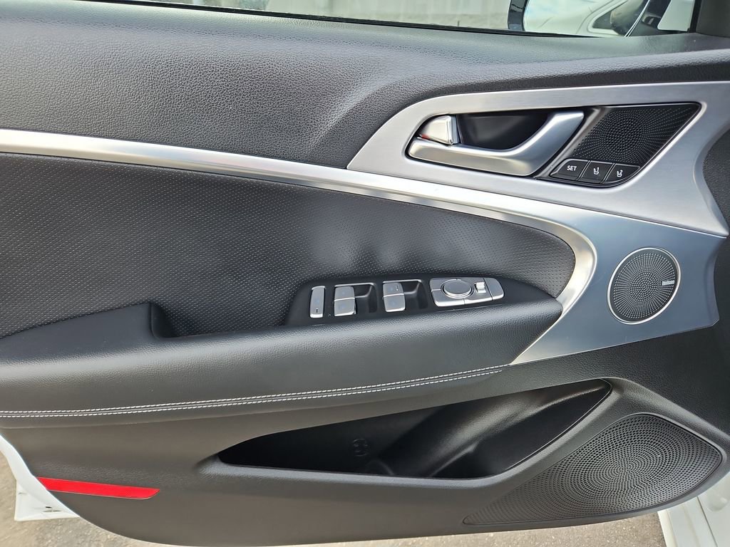 Used 2021 Genesis G70 3.3T image 28