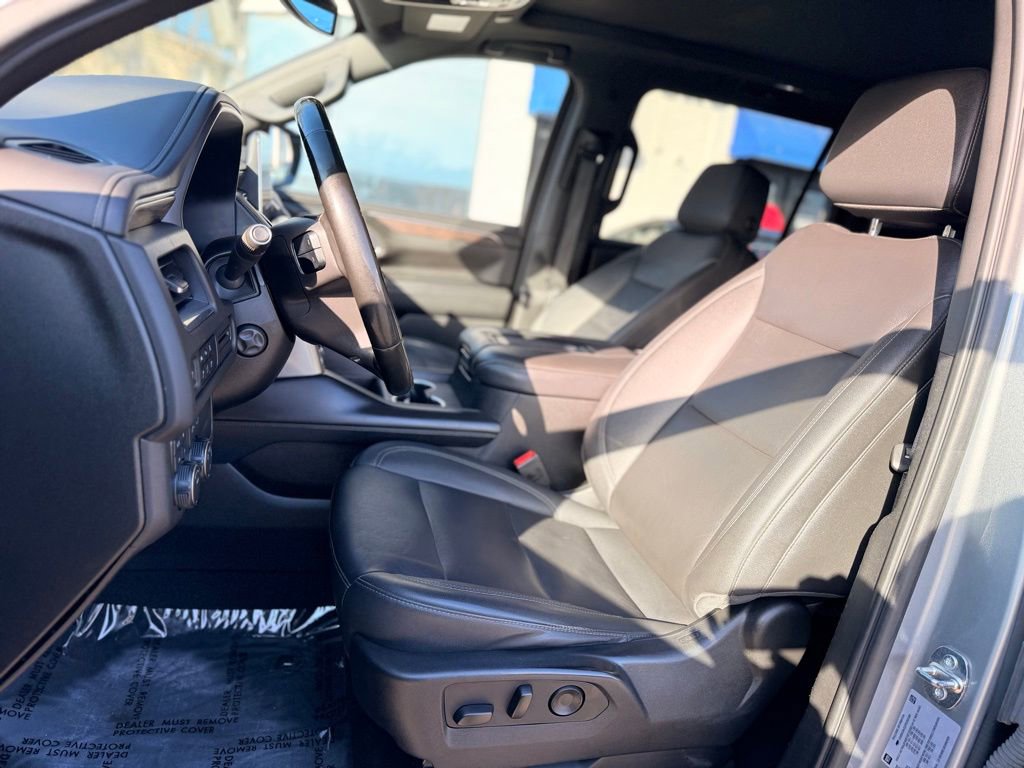 Used 2023 Chevrolet Suburban Z71 w/ Luxury Package image 12