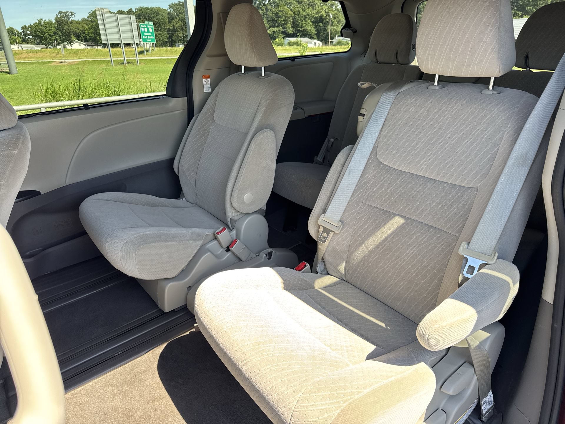 Used 2020 Toyota Sienna LE FWD image 22