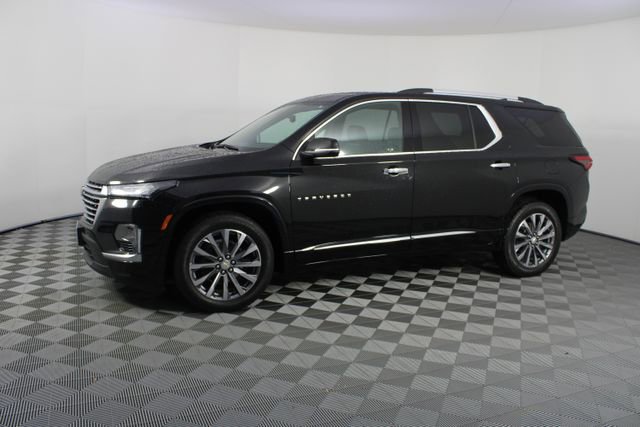 Used 2023 Chevrolet Traverse Premier image 2