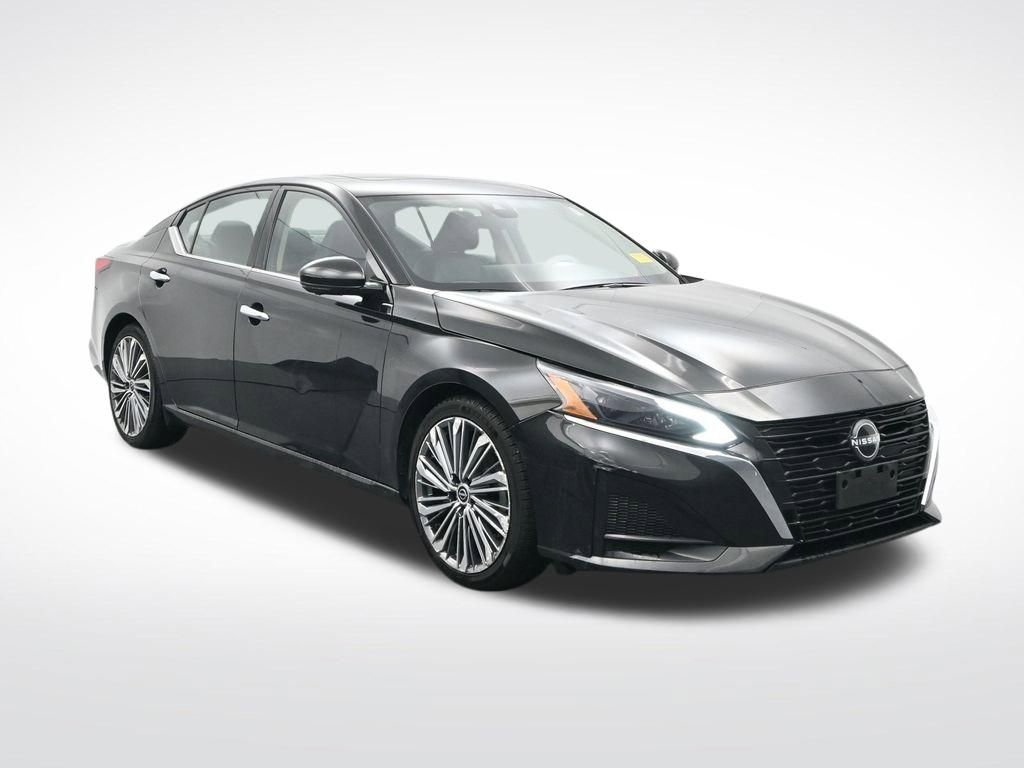 Used 2023 Nissan Altima 2.5 SL image 3