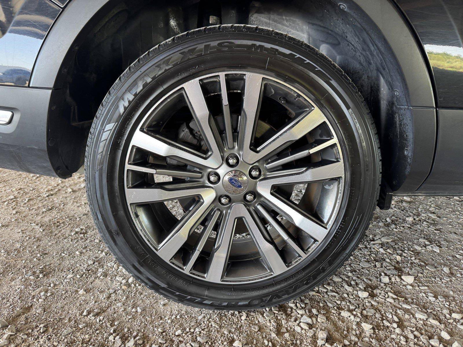 Used 2018 Ford Explorer Platinum AWD/4WD image 49