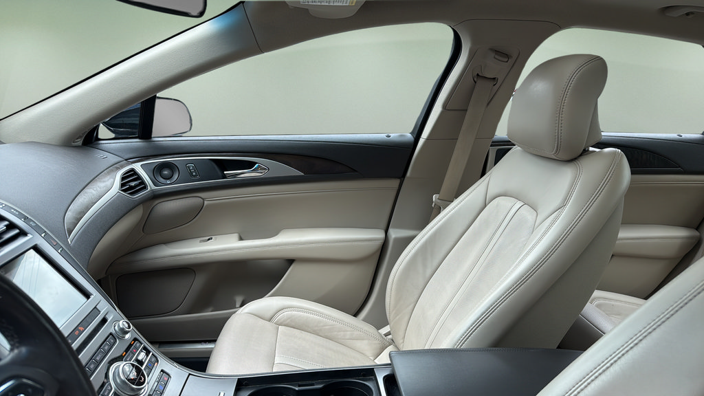 Used 2018 Lincoln MKZ Reserve w/ Climate Package FWD image 12