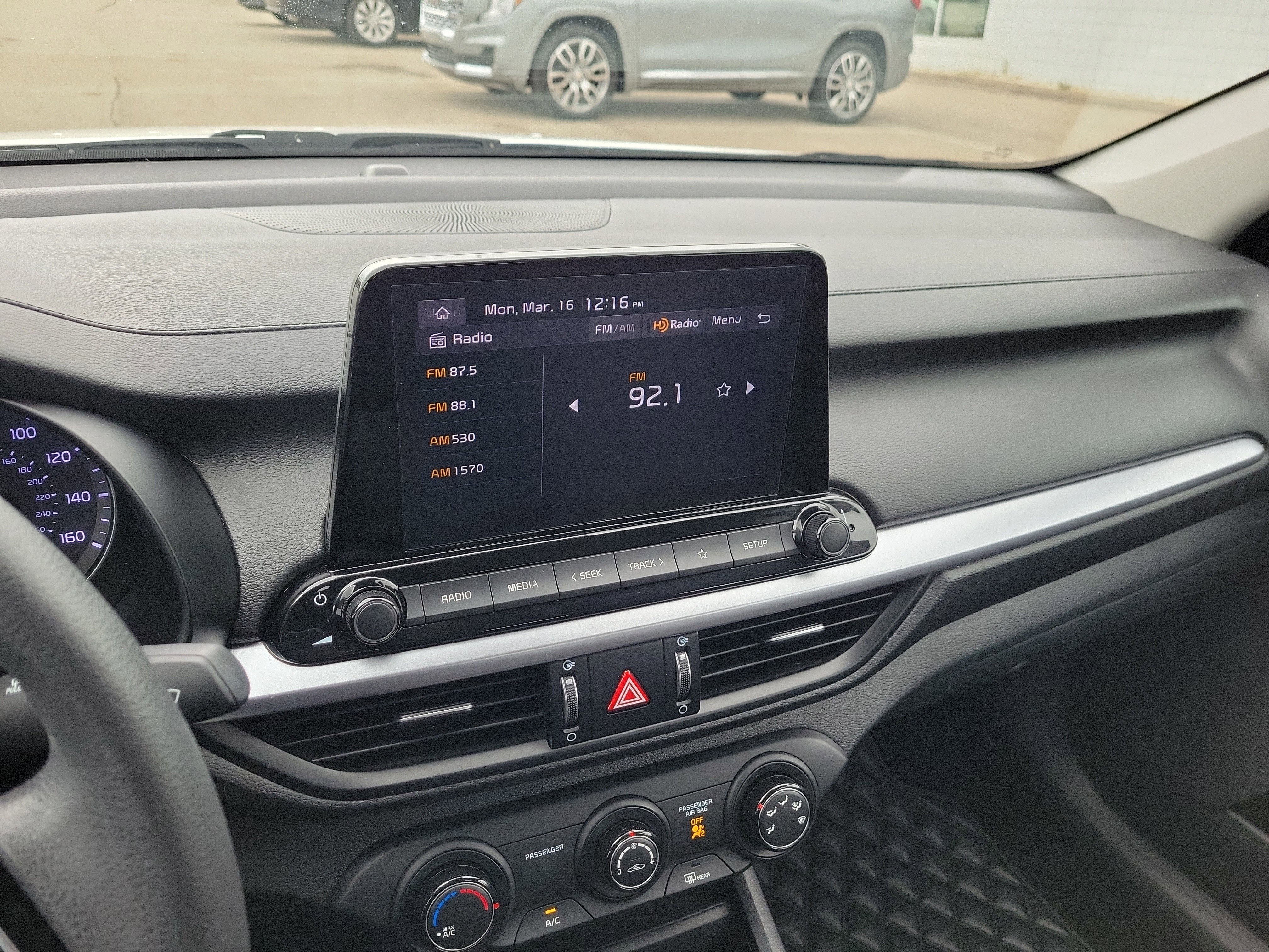 Used 2022 Kia Forte FE image 27