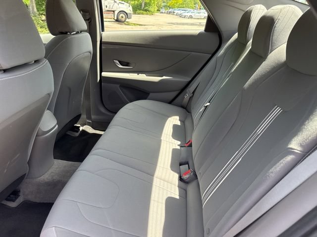 Used 2023 Hyundai Elantra SEL FWD image 16