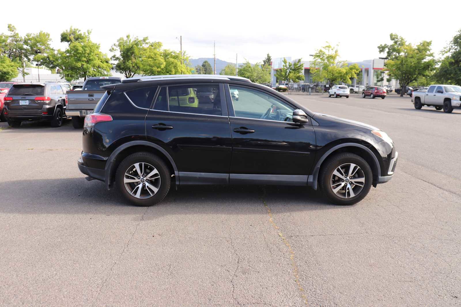Used 2016 Toyota RAV4 XLE w/ Protection Package AWD/4WD image 4