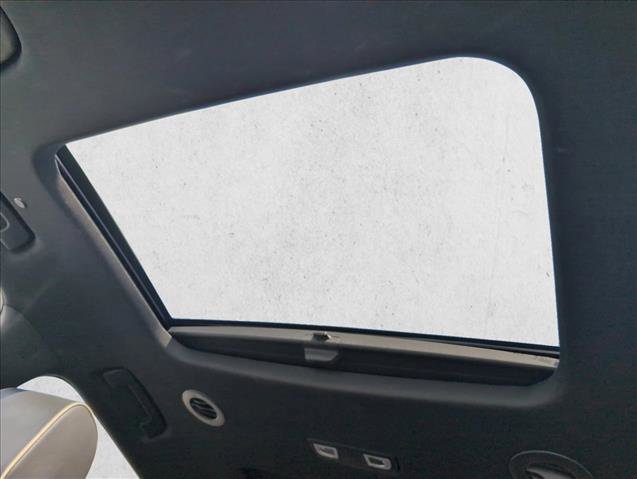 Used 2023 Chevrolet Traverse Premier w/ Redline Edition image 17