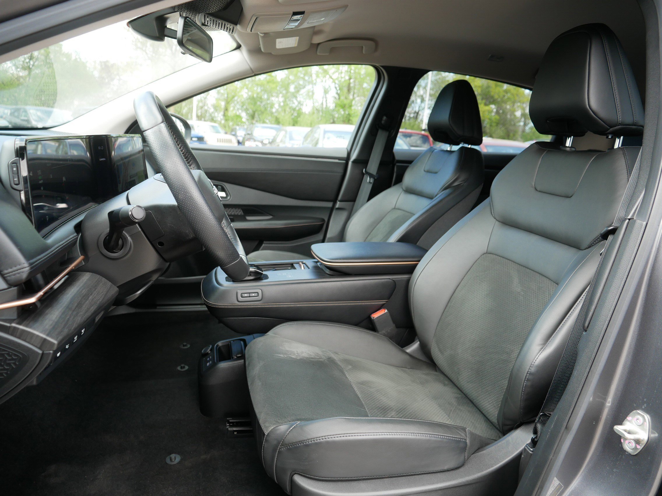 Certified 2023 Nissan Ariya AWD image 33