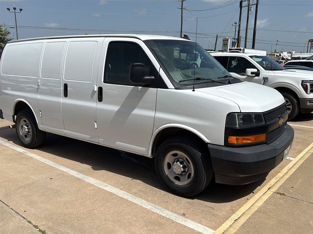 Used 2022 Chevrolet Express 2500 w/ Communications Package RWD image 4