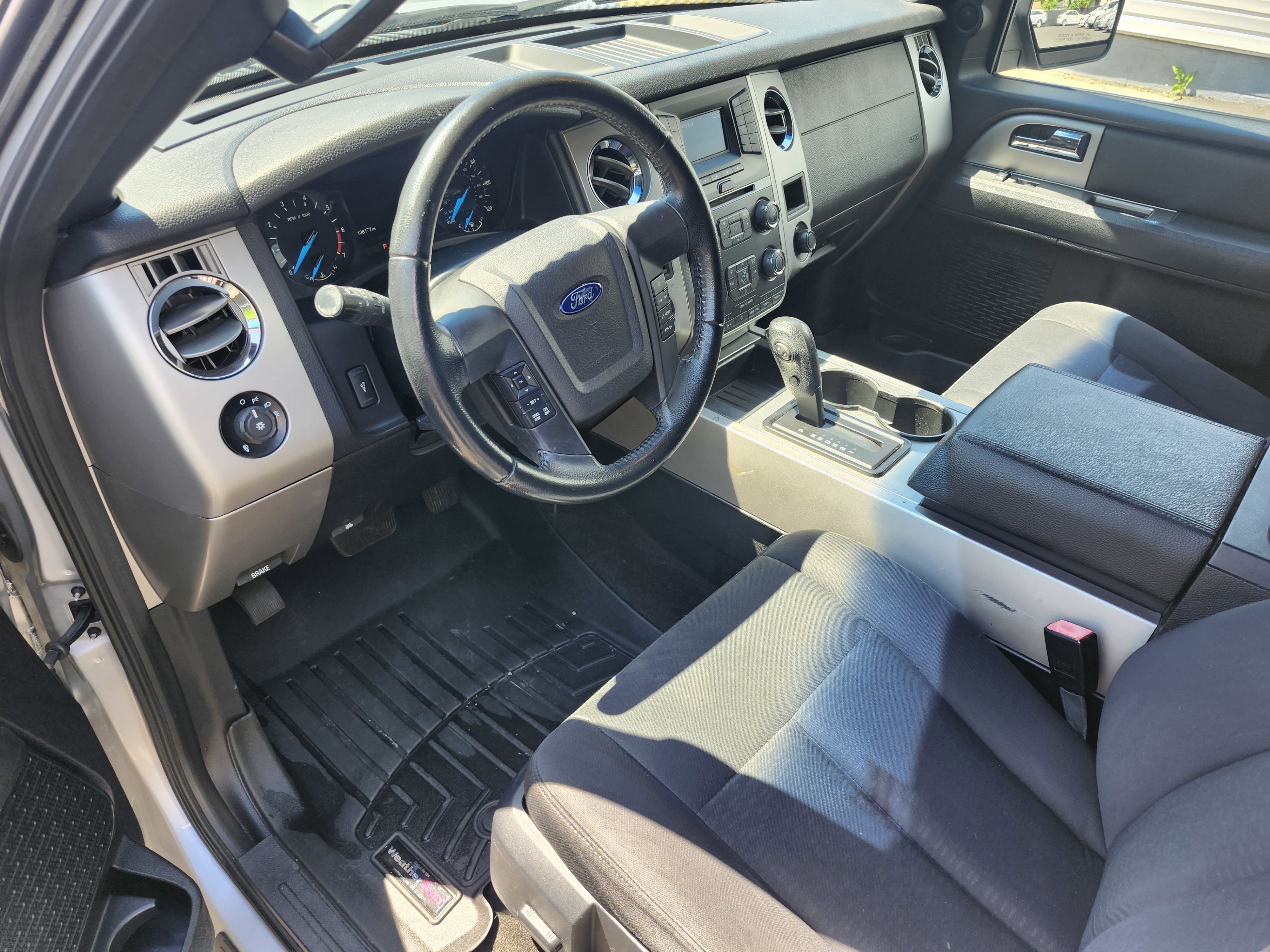Used 2017 Ford Expedition XLT RWD image 4