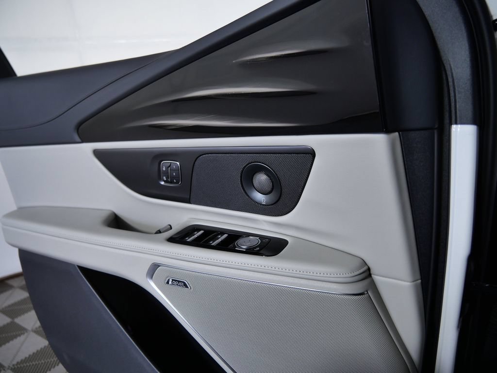 New 2026 Lincoln Nautilus Reserve w/ Jet Appearance Package AWD/4WD image 21
