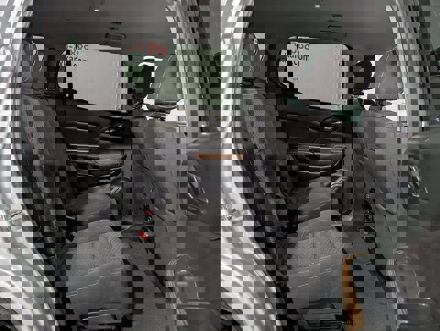 Used 2018 GMC Acadia SLE image 26