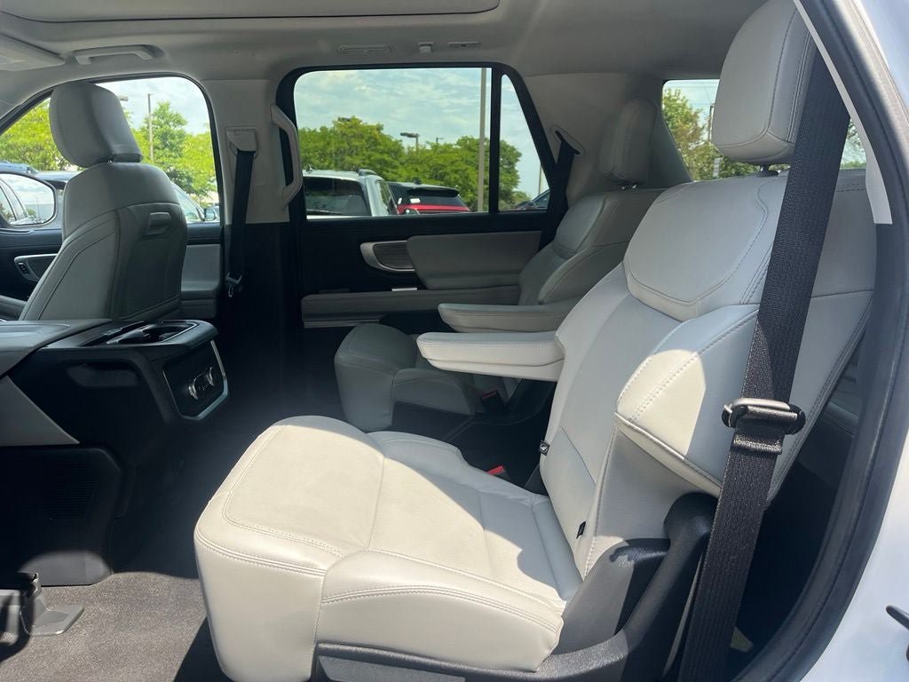 Certified 2025 Ford Expedition Platinum AWD/4WD image 13