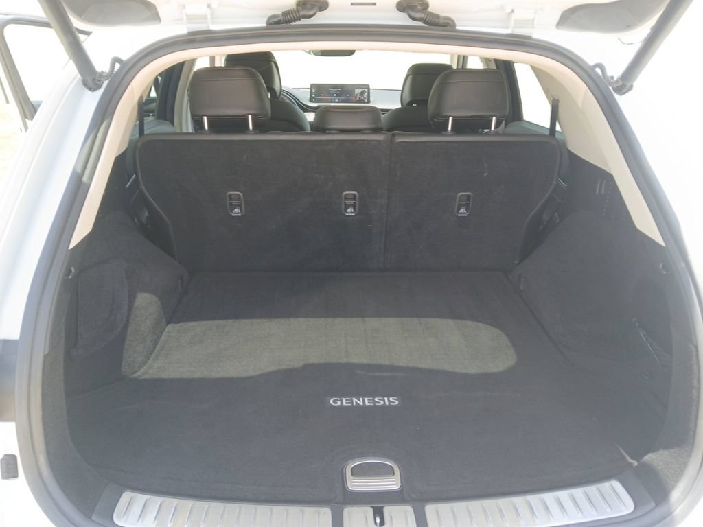 Used 2024 Genesis GV70 2.5T w/ Advanced Package AWD/4WD image 11