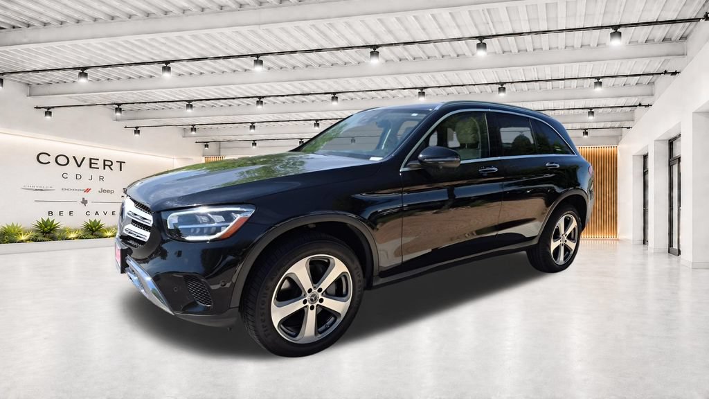 Used 2022 Mercedes-Benz GLC 300 4MATIC w/ Driver Assistance Package image 4