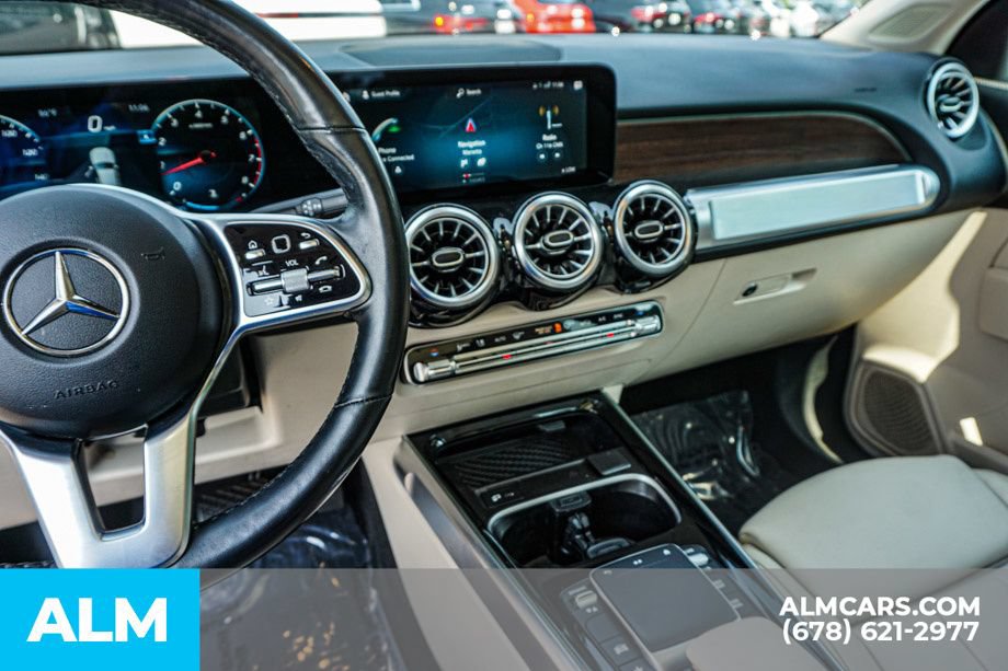 Used 2022 Mercedes-Benz GLB 250 4MATIC w/ Premium Package Lite image 34