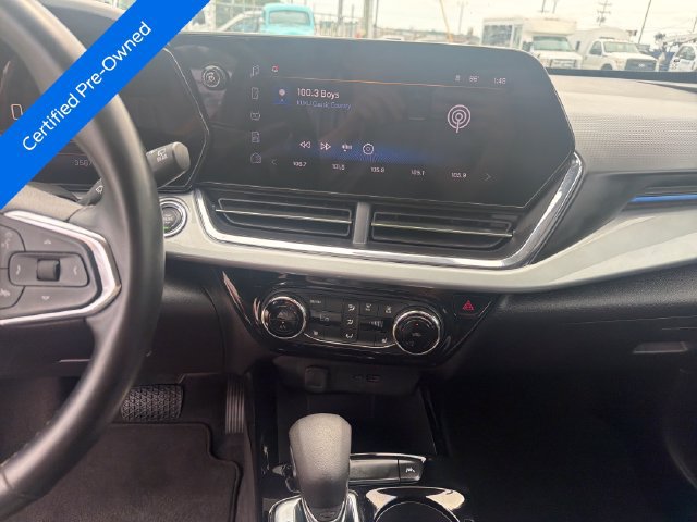 Used 2025 Chevrolet Trax LT w/ LT Convenience Package FWD image 18