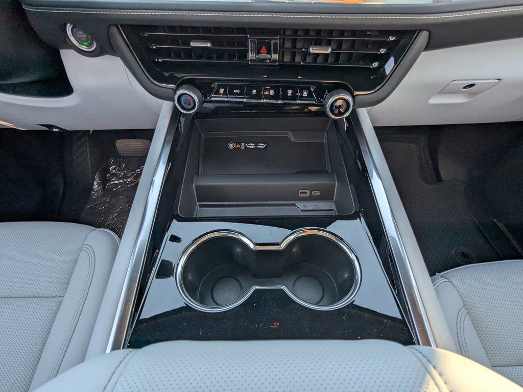 New 2025 Chevrolet Suburban Premier image 22