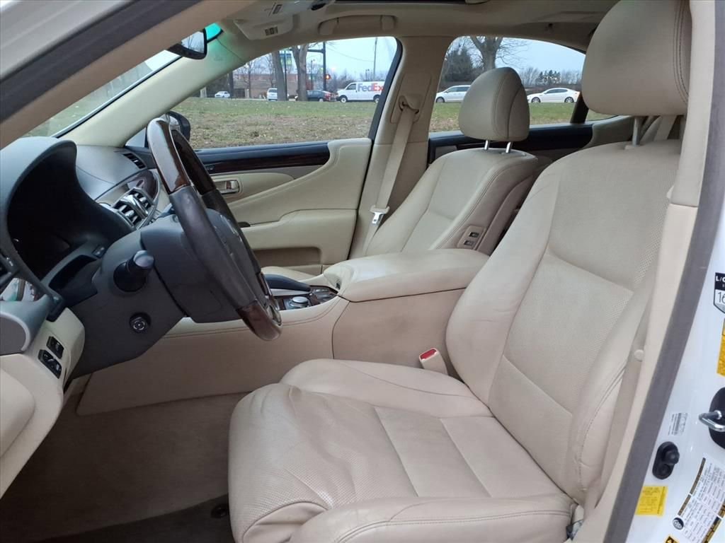 Used 2014 Lexus LS 460 w/ Comfort Package image 12
