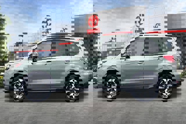 Used 2017 Subaru Forester 2.5i Premium image 8