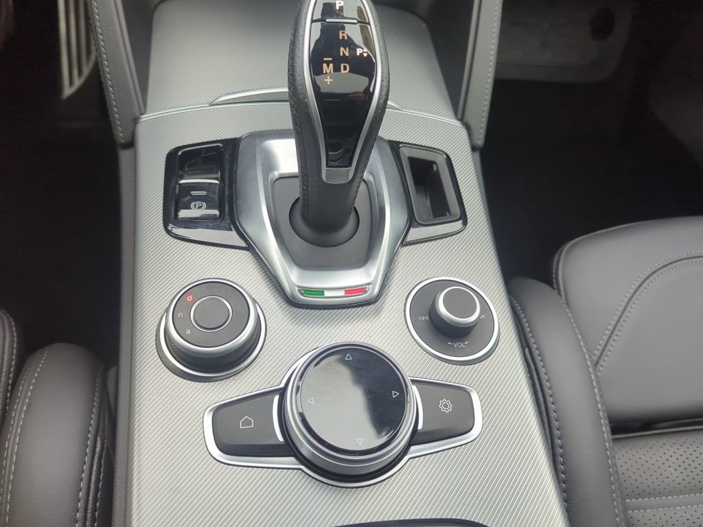 Used 2025 Alfa Romeo Stelvio Sprint w/ Veloce Package image 33