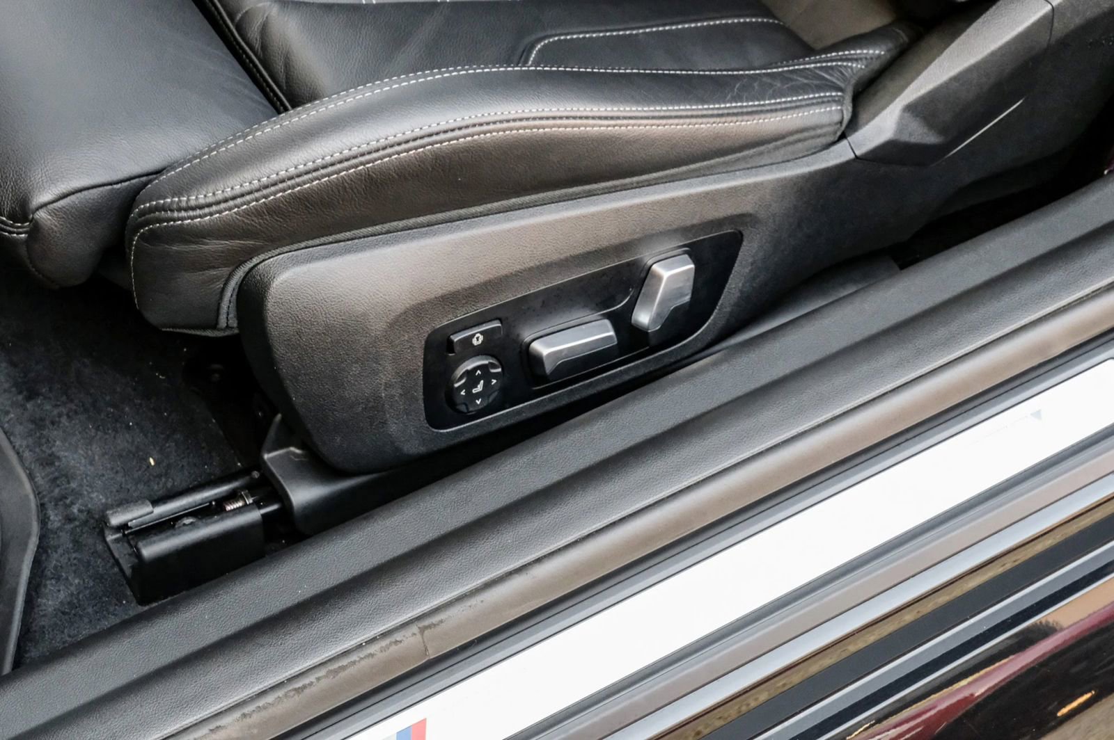 Used 2024 BMW M2 w/ Lighting Package image 39