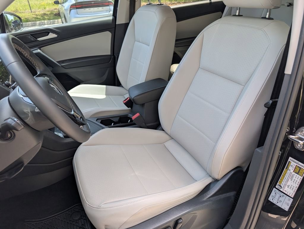 Used 2021 Volkswagen Tiguan SE FWD image 5