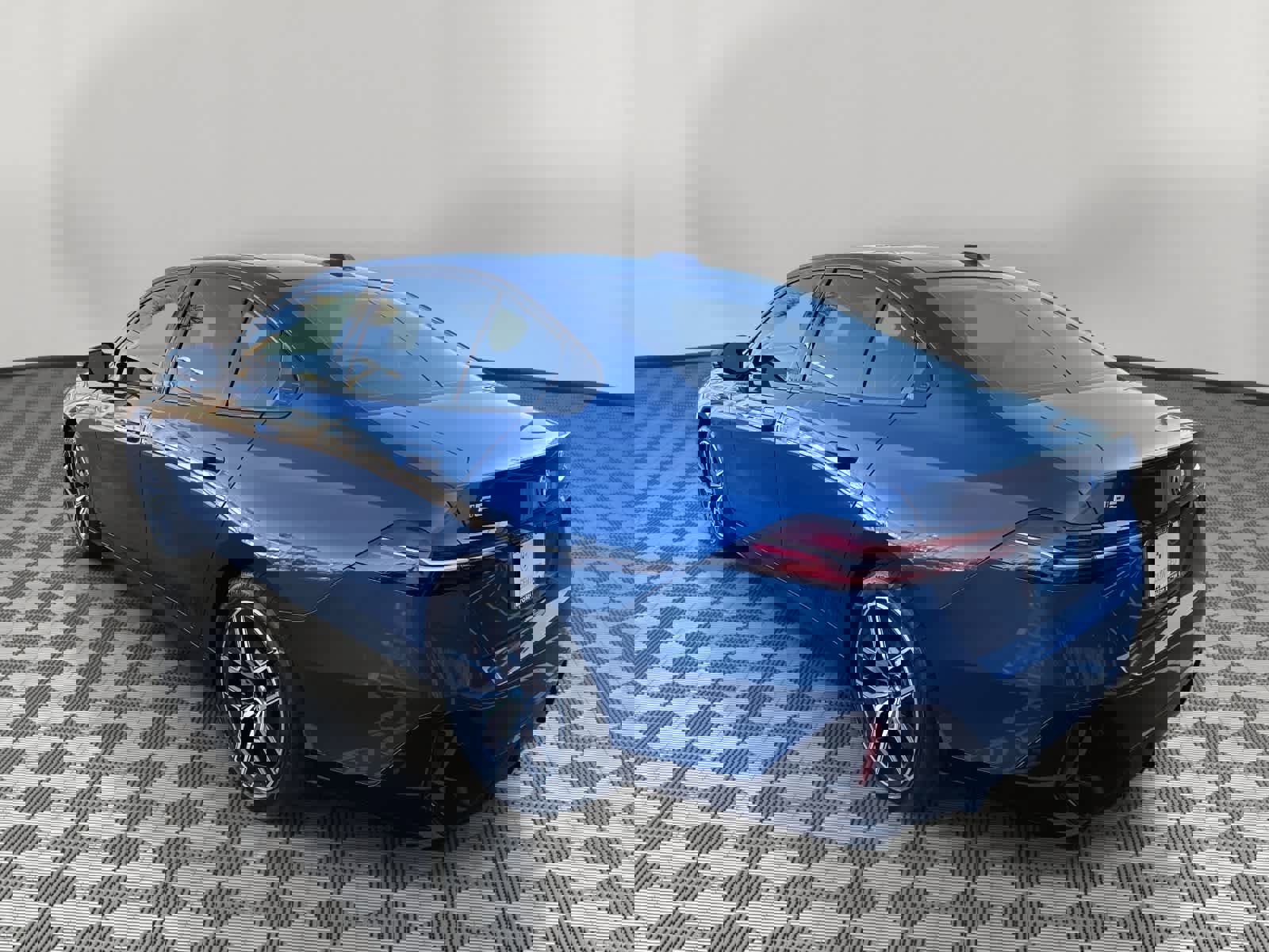 Certified 2025 BMW i5 M60 w/ Premium Package image 5