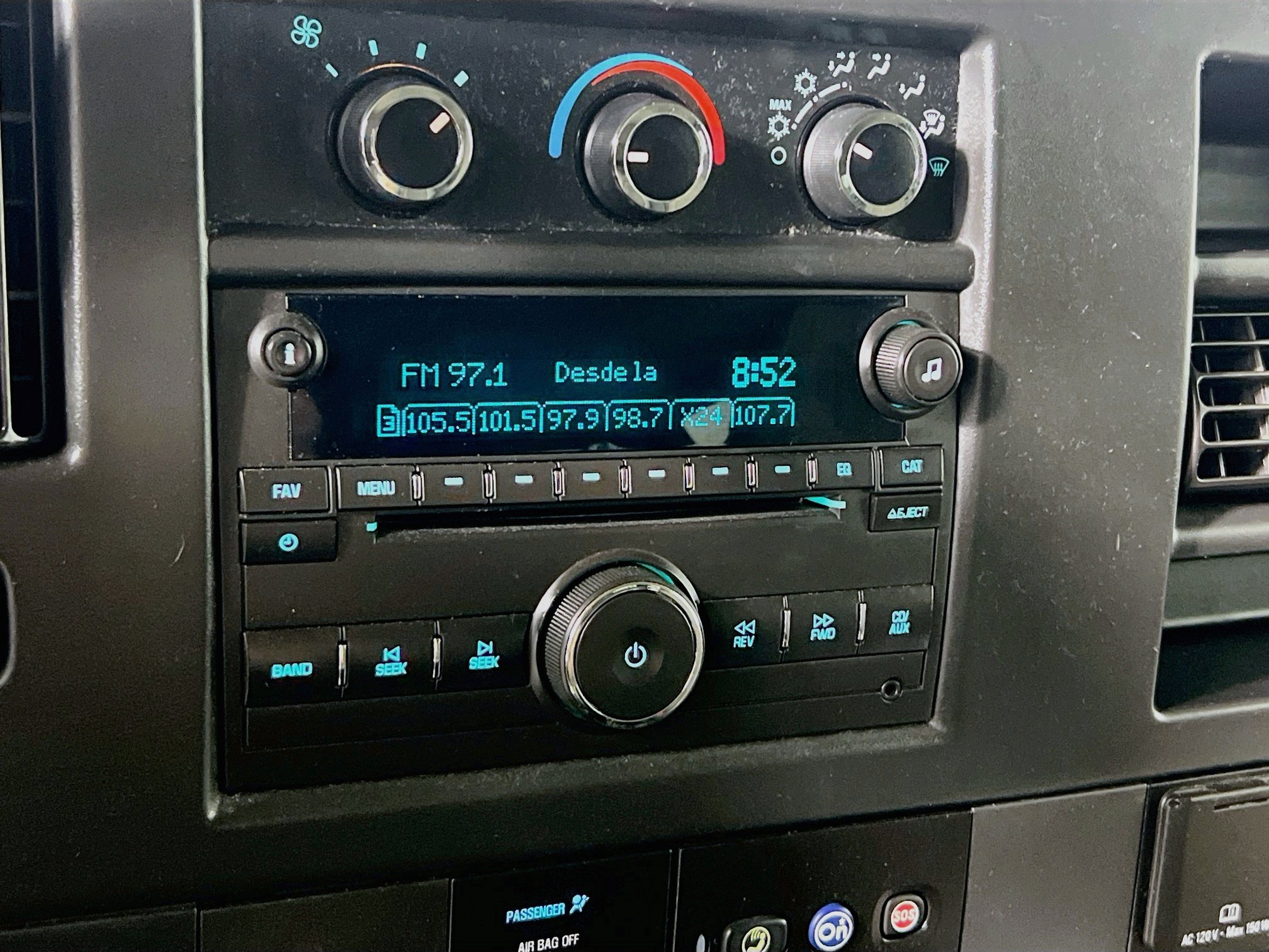 Used 2017 Chevrolet Express 3500 LT w/ LT Preferred Equipment Group RWD image 25