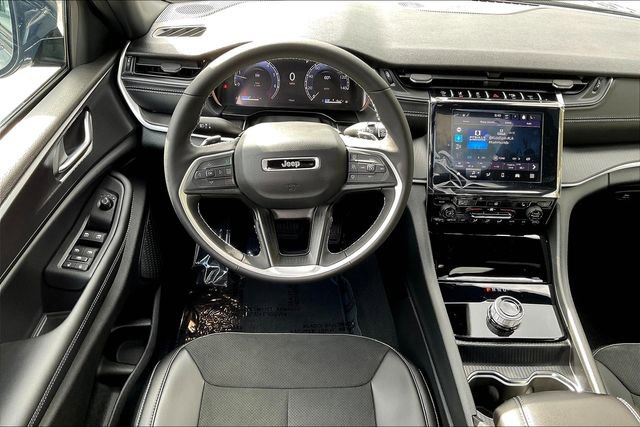 New 2025 Jeep Grand Cherokee L Altitude image 16