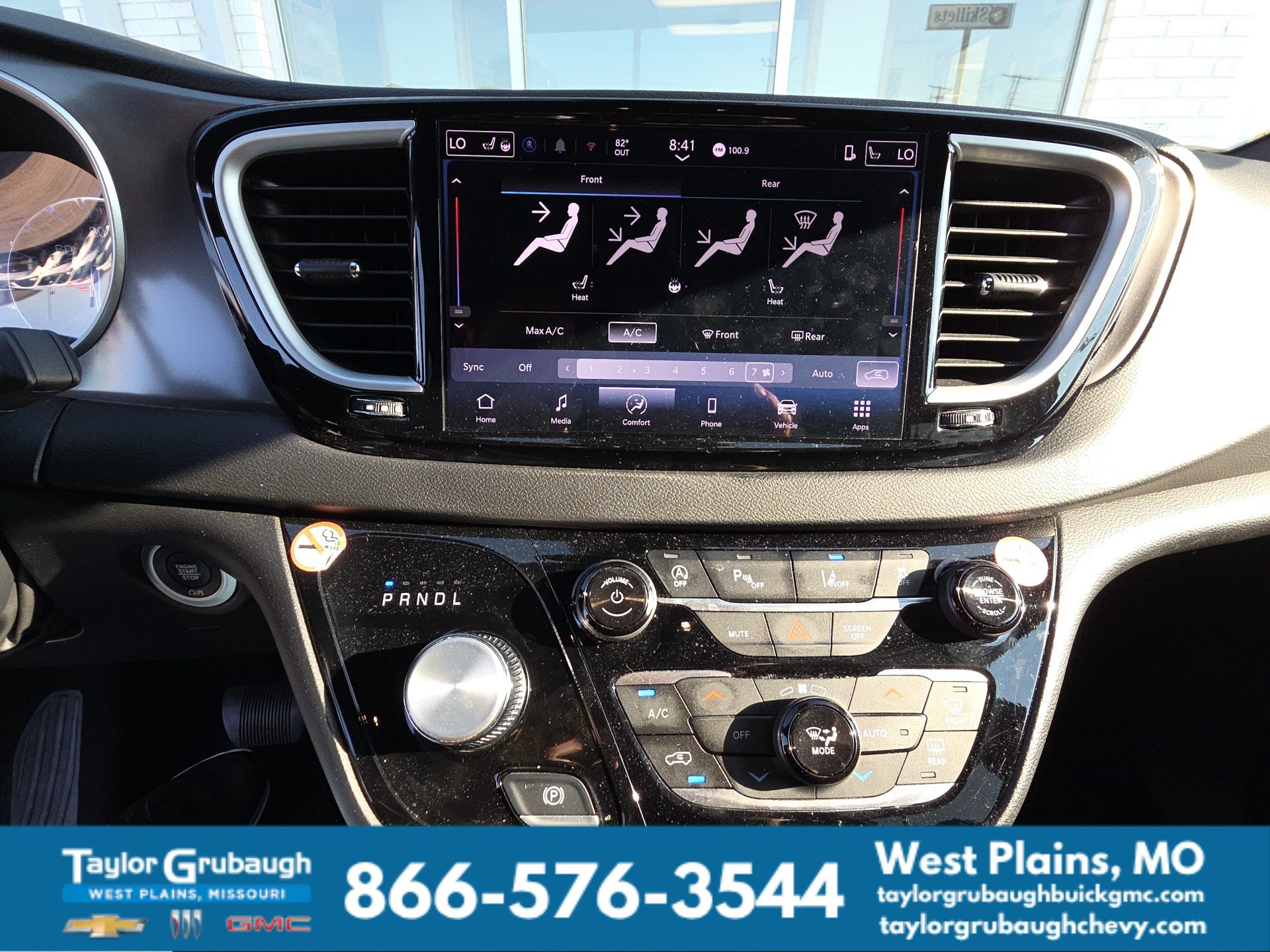 Used 2025 Chrysler Pacifica Select FWD image 10