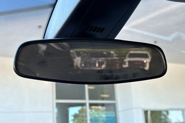 Used 2023 GMC Acadia SLE image 26