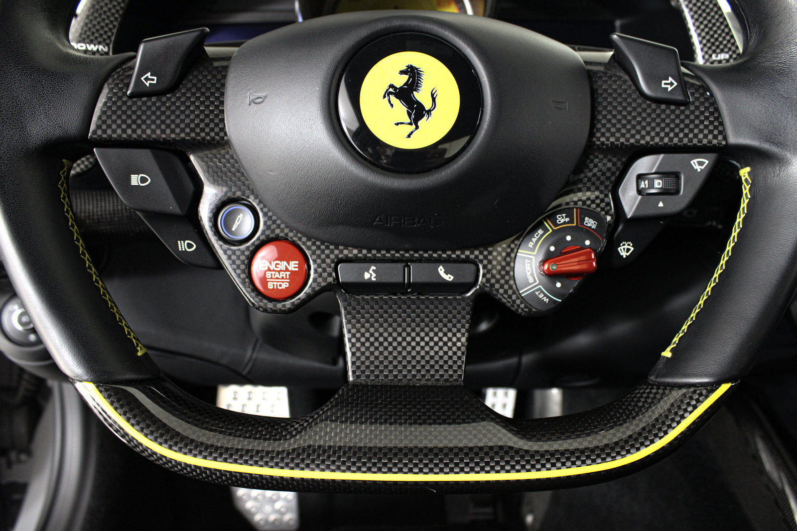 Used 2019 Ferrari 812 Superfast RWD image 45