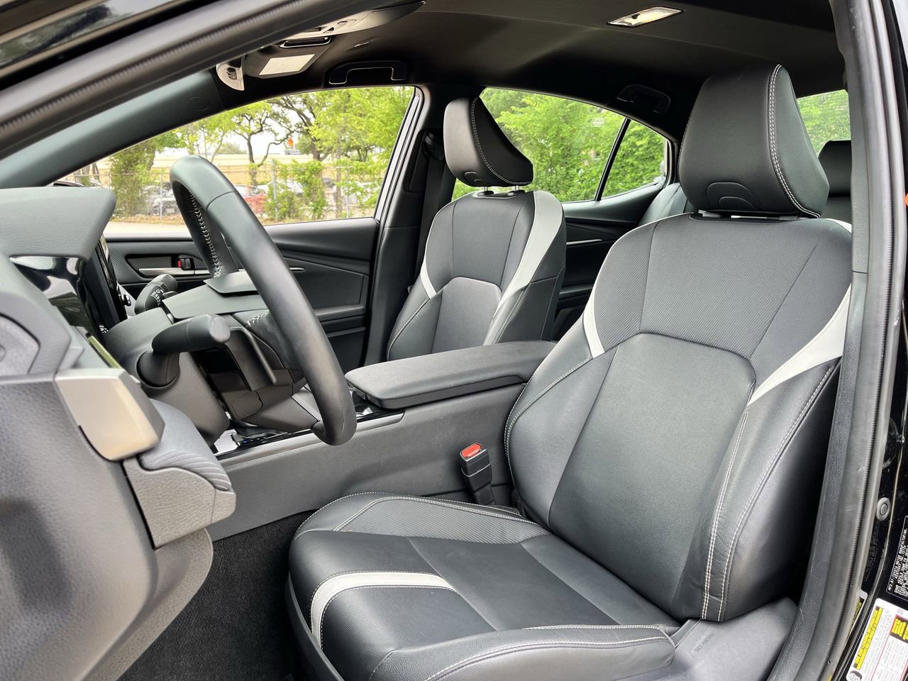 Used 2025 Toyota Camry SE w/ Convenience Package image 22