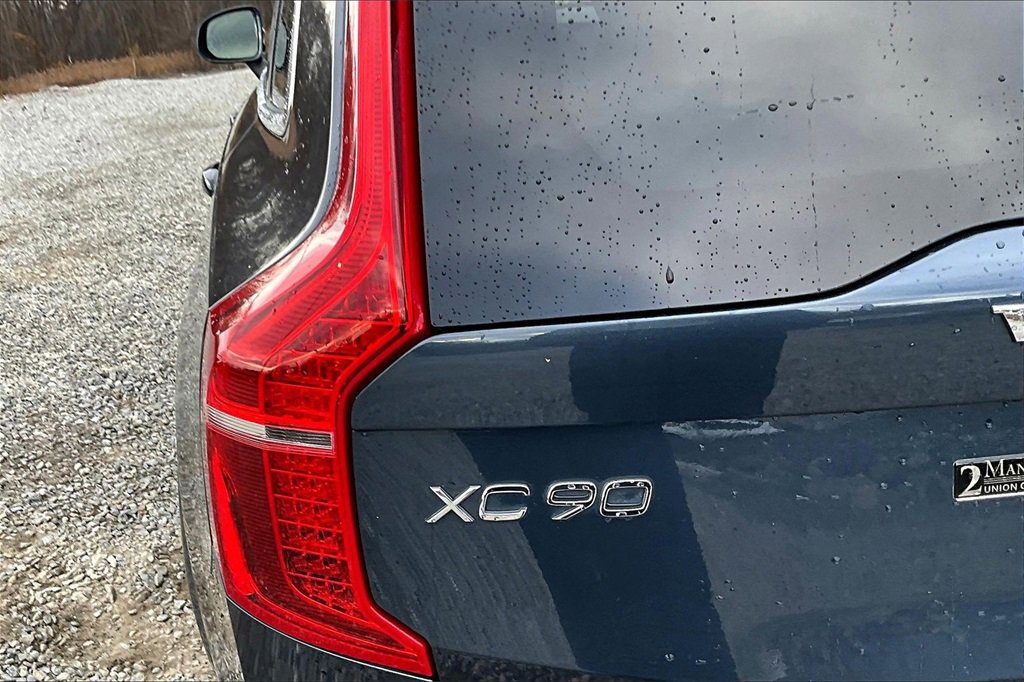 Used 2021 Volvo XC90 T5 Momentum w/ Protection Package Premier image 28