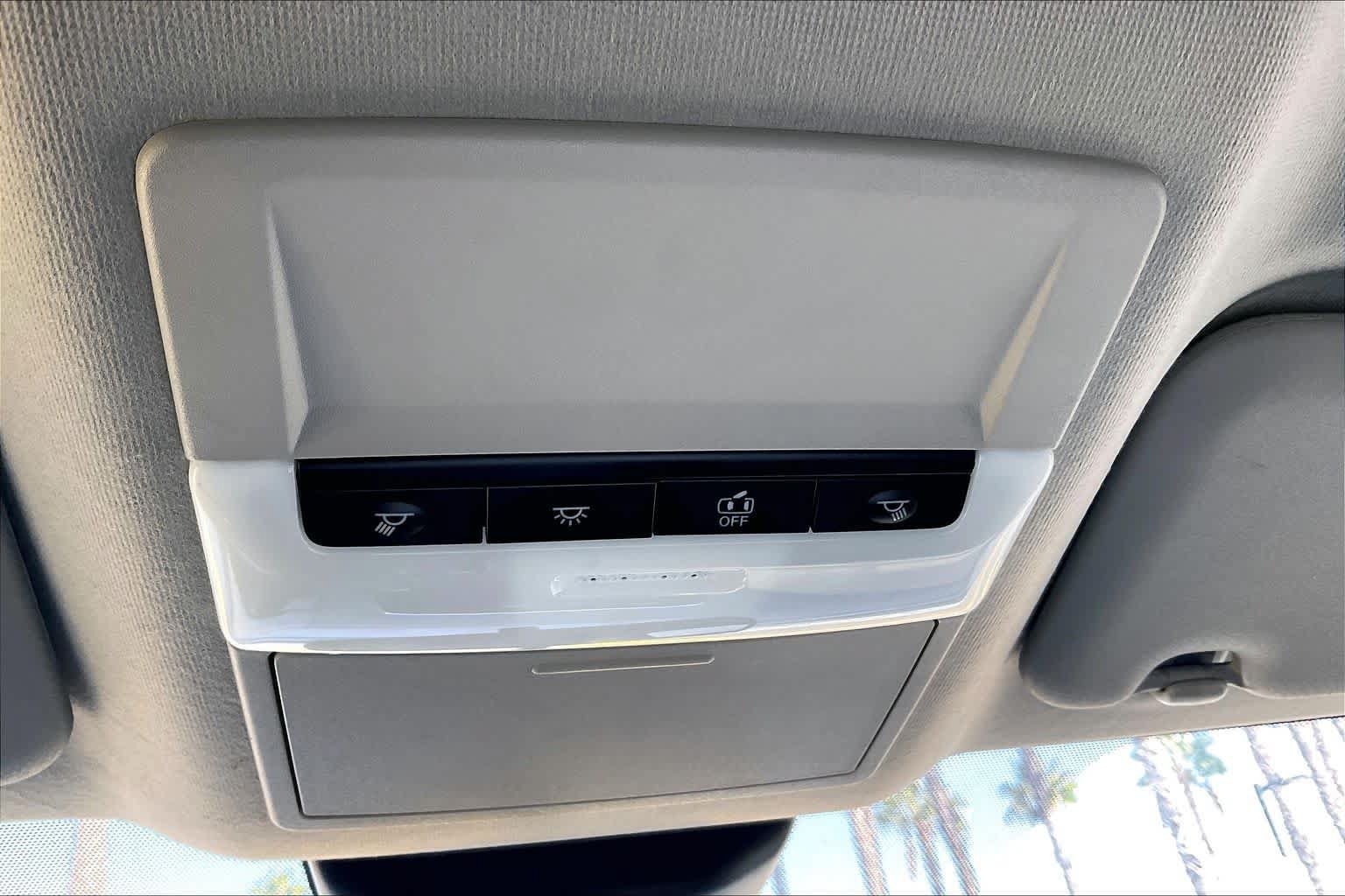 Used 2024 Nissan Sentra SV FWD image 31
