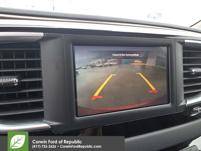 Used 2023 Chrysler Voyager LX image 16