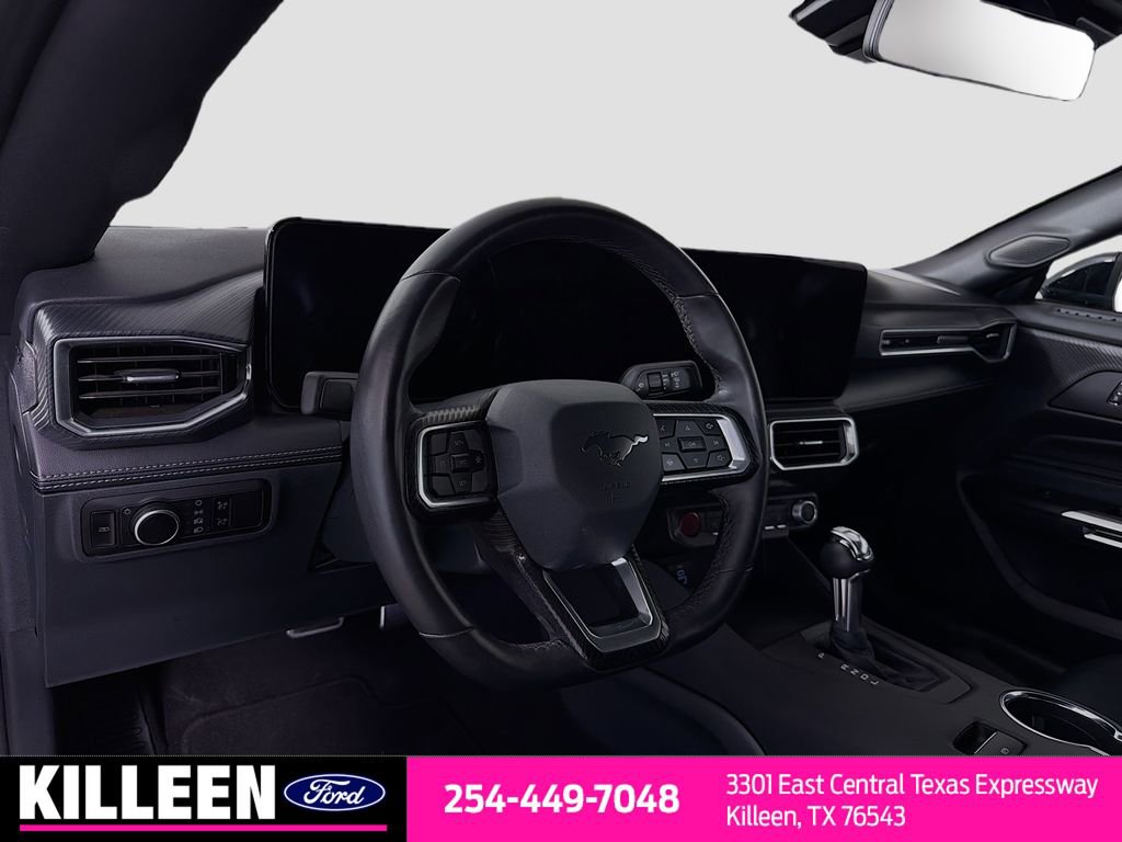 Used 2025 Ford Mustang Premium image 10