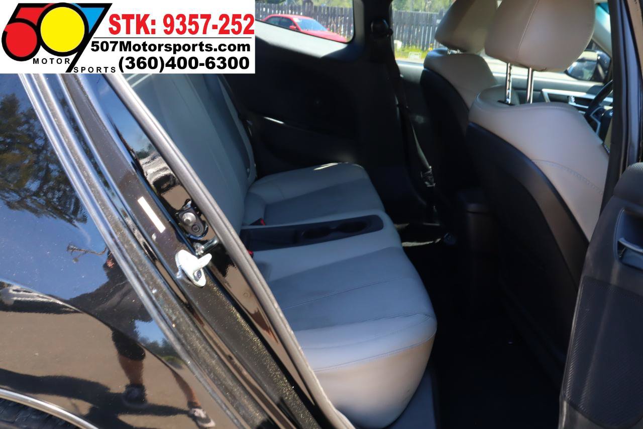 Used 2013 Hyundai Veloster w/ Style Pkg FWD image 17