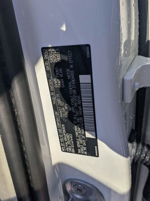 Certified 2023 Volvo XC60 B5 Ultimate w/ Climate Package image 11