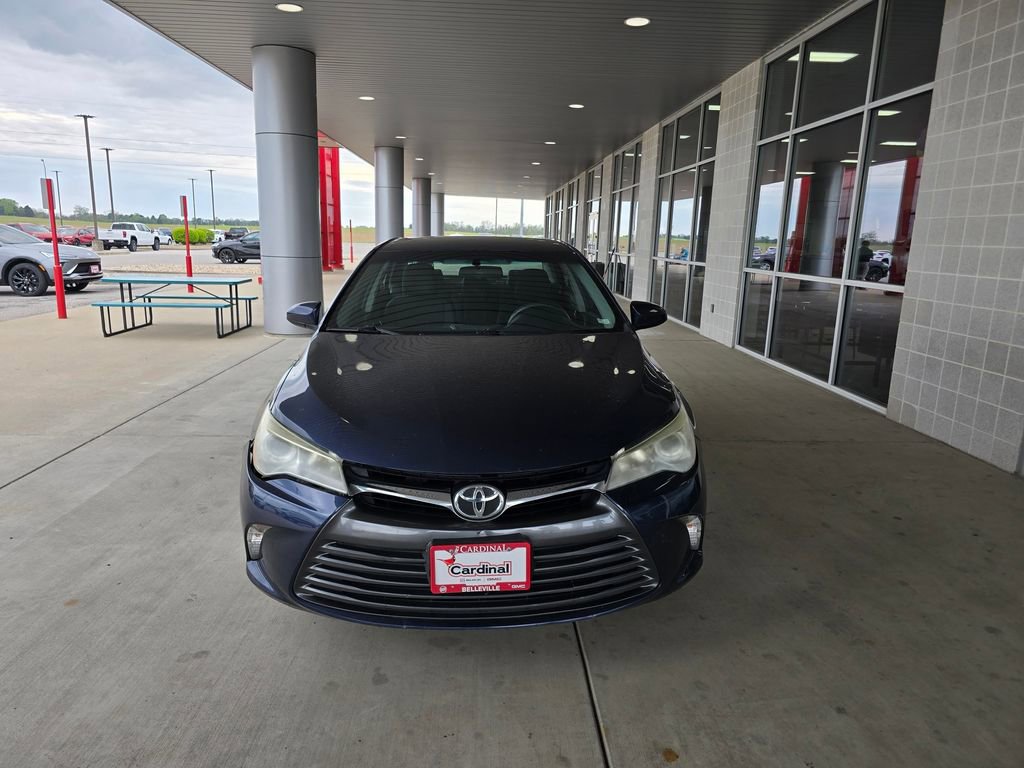 Used 2015 Toyota Camry LE image 2
