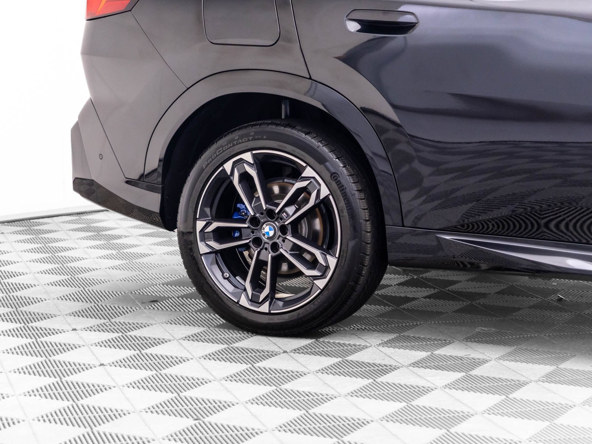 Certified 2025 BMW X2 xDrive28i w/ Premium Package AWD/4WD image 36